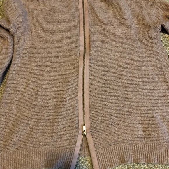 Pink sweater - Picture 5 of 5